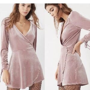 Urban Outfitters Goldmine Velvet Surplice Romper Shorts Blush Mauve Size XS